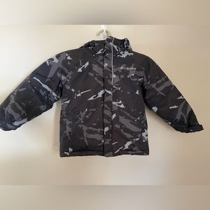 Columbia Boys XXS Black gray Camo hooded winter coat. Zip pockets